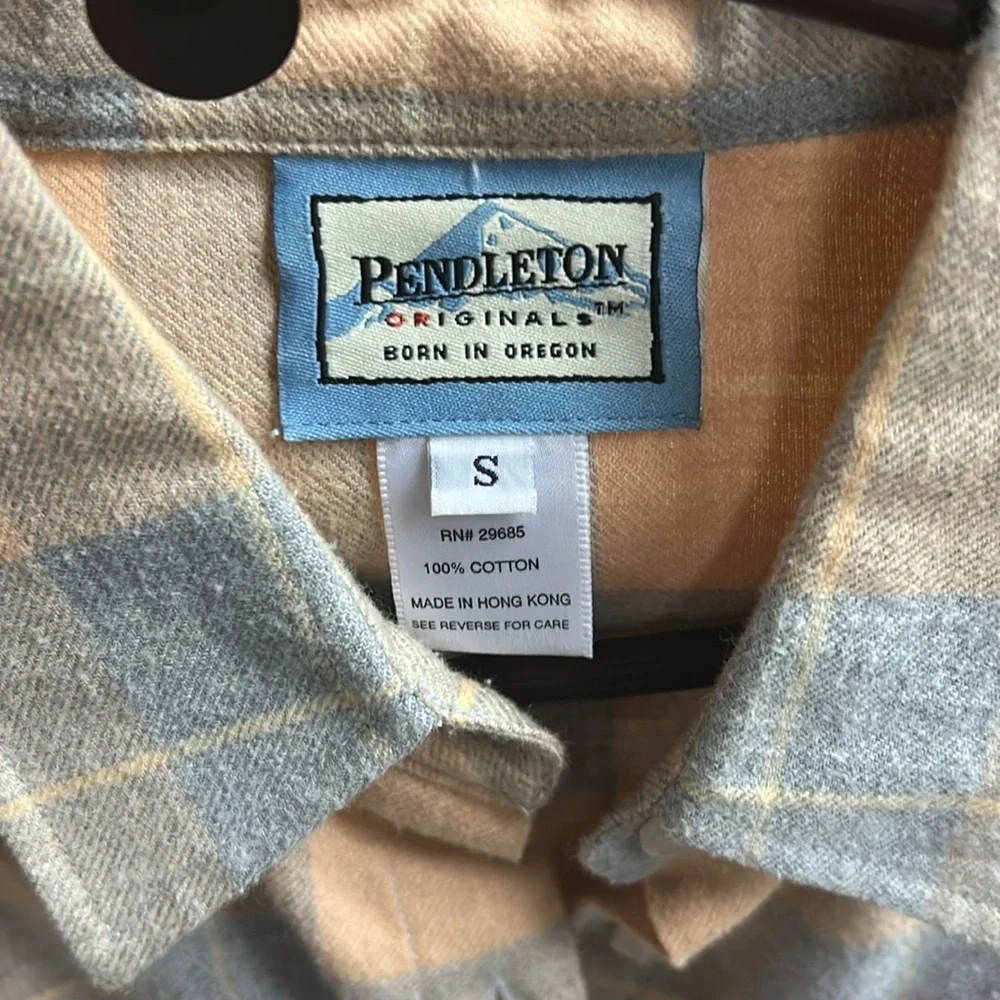Women’s Pendleton Button Down - Picture 2 of 2